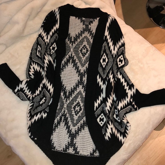 Sweater - Picture 2 of 4